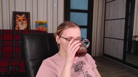 Vika online show from 03.18.26