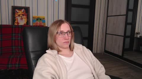 Snapshot of vikaericka chatting on 04.20.26 Vika online show from 04.20.26