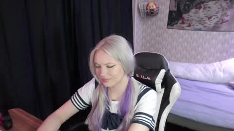 Snapshot of vikapowers chatting on 12.04.24 vikapowers online show from 12.04.24