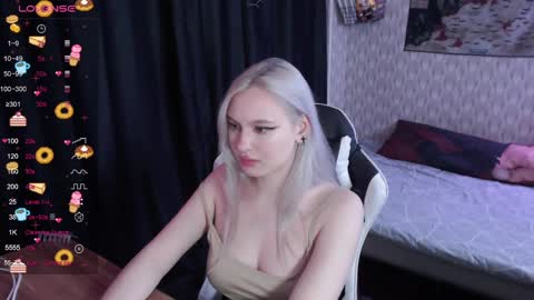 Snapshot of vikapowers chatting on 12.24.24 vikapowers online show from 12.24.24