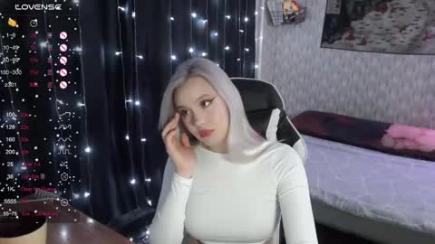 Snapshot of vikapowers chatting on 12.26.24 vikapowers online show from 12.26.24