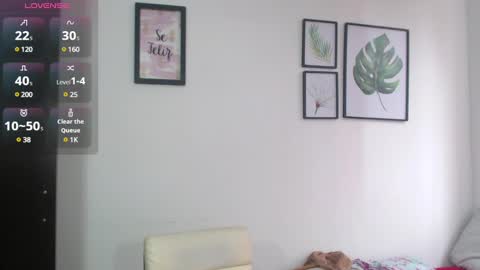 Viki Mom  online show from 01.25.25