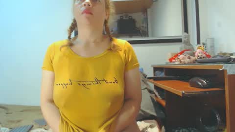 VIKKKTORIAAA online show from 12.27.24