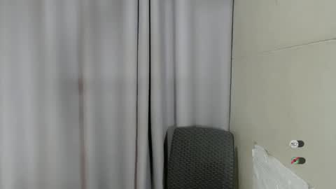 vikkylustfull online show from 02.21.25