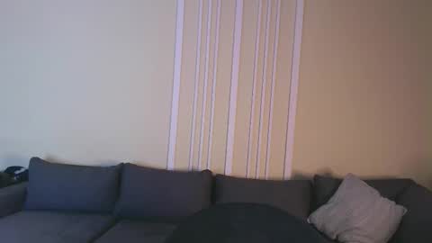 Snapshot of viksons chatting on 10.19.25 Max online show from 10.19.25