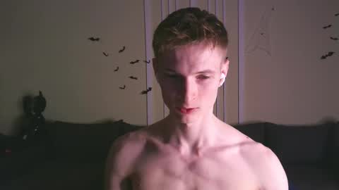 Snapshot of viksons chatting on 10.26.25 Max online show from 10.26.25