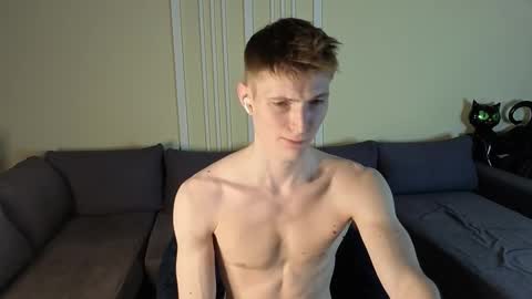 Snapshot of viksons chatting on 11.26.25 Max online show from 11.26.25