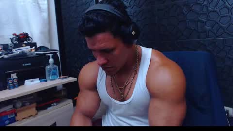 Viktor Herrera online show from 01.25.25