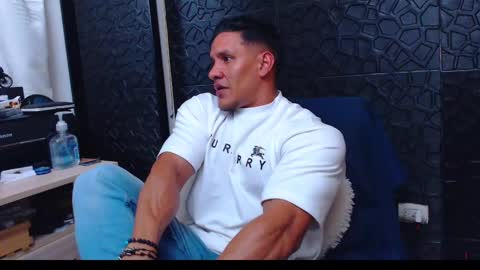 Viktor Herrera online show from 01.26.25