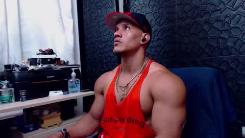 Viktor Herrera online show from 02.05.25