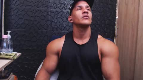 Viktor Herrera online show from 11.06.25