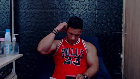 Snapshot of viktorherrera chatting on 02.11.26 Viktor Herrera online show from 02.11.26