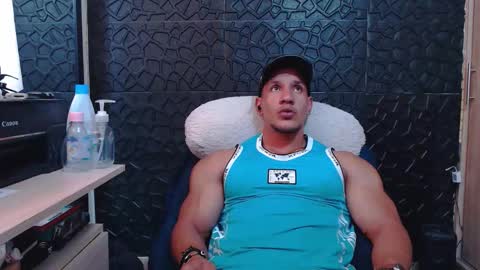 Snapshot of viktorherrera chatting on 02.14.26 Viktor Herrera online show from 02.14.26