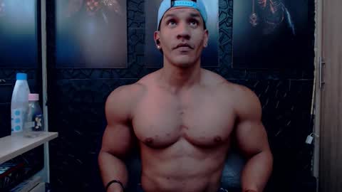 Snapshot of viktorherrera chatting on 02.25.26 Viktor Herrera online show from 02.25.26