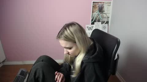 viktoria_lovely online show from 12.27.24