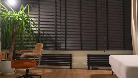 Snapshot of villanelle_l chatting on 02.11.25 Lana online show from 02.11.25