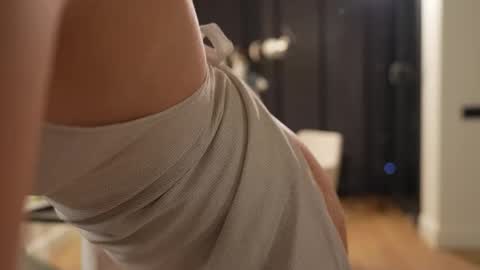 Snapshot of villanelle_l chatting on 02.14.25 Lana online show from 02.14.25