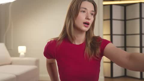 Snapshot of villanelle_l chatting on 10.24.25 Lana online show from 10.24.25