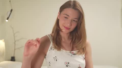 Snapshot of villanelle_l chatting on 10.29.25 Lana online show from 10.29.25