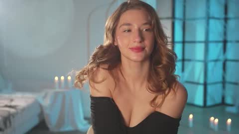 Snapshot of villanelle_l chatting on 10.31.25 Lana online show from 10.31.25