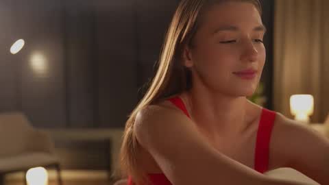 Snapshot of villanelle_l chatting on 11.13.25 Lana online show from 11.13.25