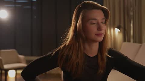 Snapshot of villanelle_l chatting on 11.20.25 Lana online show from 11.20.25