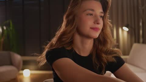 Snapshot of villanelle_l chatting on 11.22.25 Lana online show from 11.22.25