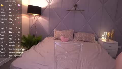 Snapshot of vinnasky chatting on 11.25.25 Milla online show from 11.25.25