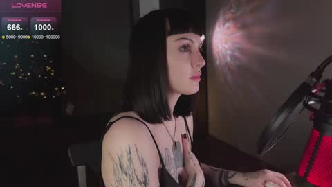 Snapshot of vinylstore chatting on 12.20.24 Diva Silvia online show from 12.20.24