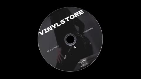 Snapshot of vinylstore chatting on 02.15.25 Diva Silvia online show from 02.15.25