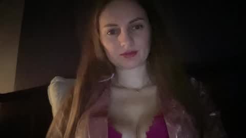 Snapshot of viola_1 chatting on 11.19.25 Funny girl online show from 11.19.25