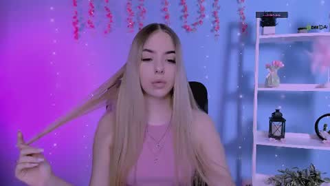 Snapshot of viola_sweet_ chatting on 06.15.26 viola_sweet_ online show from 06.15.26