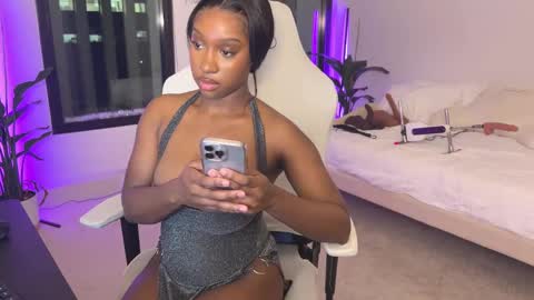 Snapshot of violet6xft chatting on 01.26.25 Fantasy Black Girl online show from 01.26.25