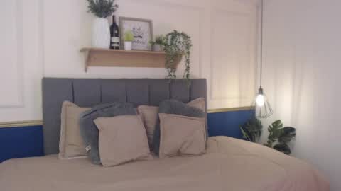 V I O L E T  online show from 04.09.26