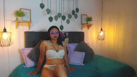 V I O L E T  online show from 04.15.26