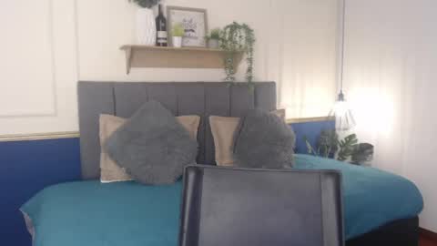 V I O L E T  online show from 04.16.26