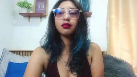 V I O L E T  online show from 07.01.26