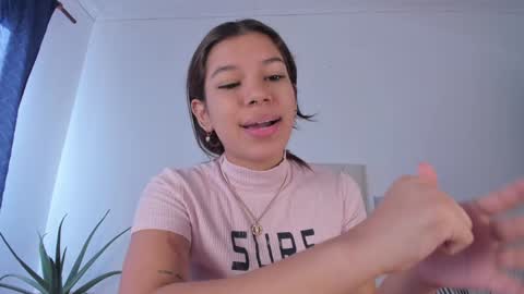 Snapshot of violet_24__ chatting on 01.31.25 Violet online show from 01.31.25