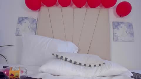 Snapshot of violet_24__ chatting on 02.14.25 Violet online show from 02.14.25