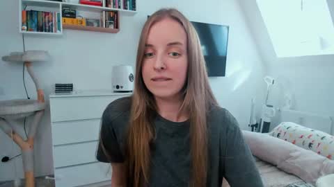 Violet online show from 05.19.26