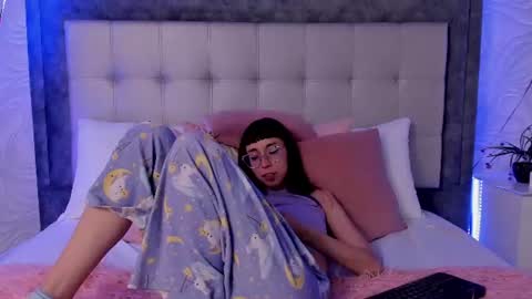 Violet  online show from 06.30.26