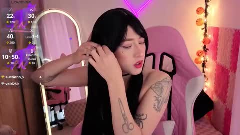 violet online show from 11.16.25