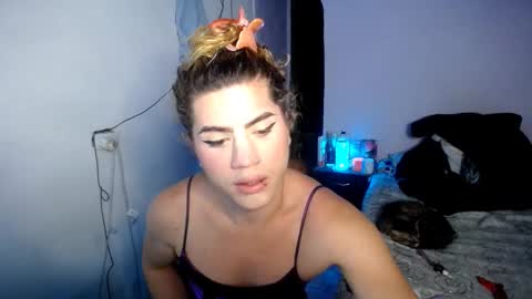 violet_hyuga online show from 11.29.25