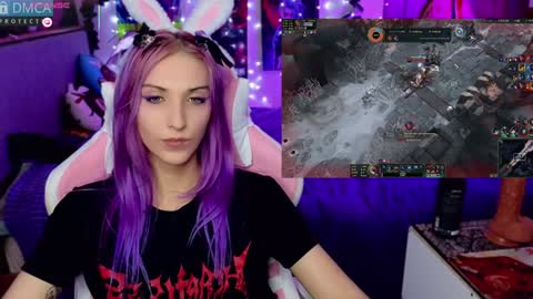 Snapshot of violet_noir_ chatting on 01.22.25 Deya online show from 01.22.25