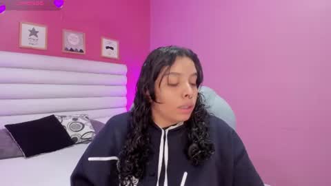 Snapshot of violet_sinclair chatting on 07.16.26 violet_sinclair online show from 07.16.26