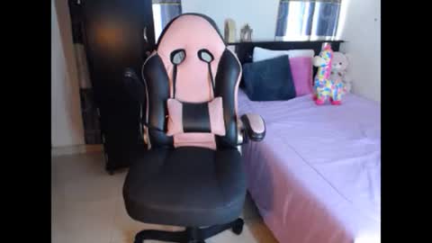 violeta.. online show from 02.21.25