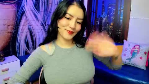 Snapshot of violeta_diazz chatting on 12.12.24 online show from 12.12.24