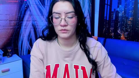 Snapshot of violeta_diazz chatting on 12.29.24 online show from 12.29.24
