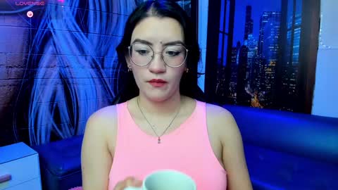Snapshot of violeta_diazz chatting on 01.09.25 online show from 01.09.25