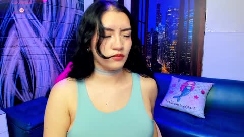 Snapshot of violeta_diazz chatting on 01.22.25 online show from 01.22.25
